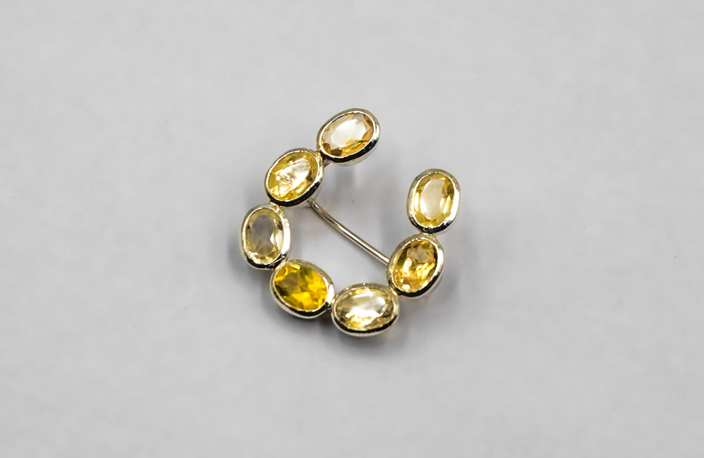Citrine Horseshoe Stock Pin - MP Equestrian