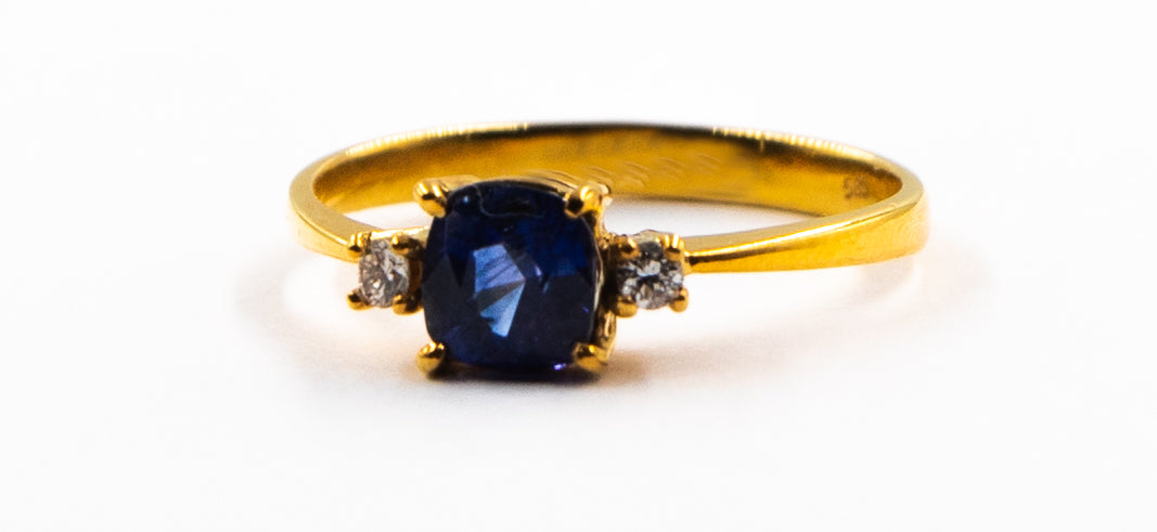 Royal Blue Sapphire Gold Ring With Diamonds